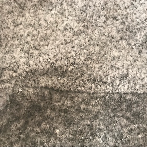 Very soft fleece V neck sweater for Fall/winter. - Picture 5 of 5